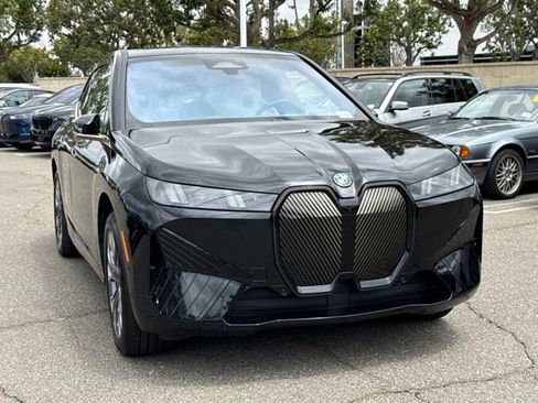 Used 2026 BMW iX xDrive60 w/ Executive Package AWD/4WD image 5