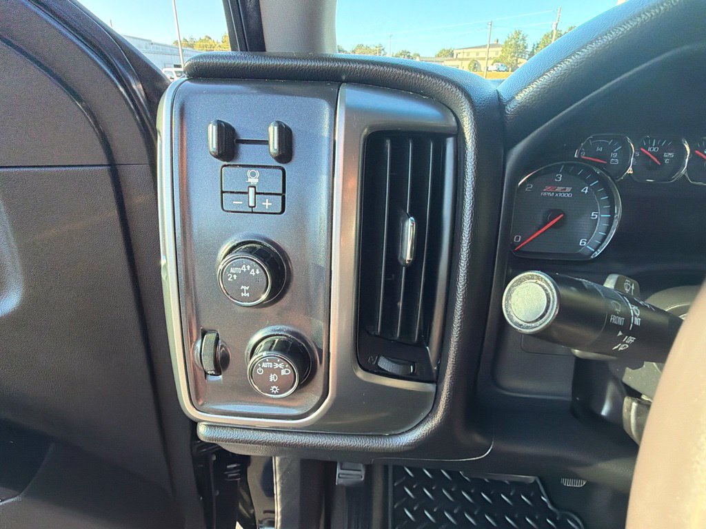 Used 2017 Chevrolet Silverado 1500 LT w/ True North Edition AWD/4WD image 18