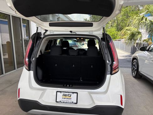 Used 2025 Kia Soul LX w/ LX Technology Package FWD image 31