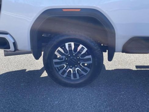 Certified 2025 GMC Sierra 2500 Denali Ultimate image 9