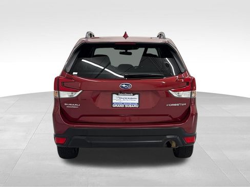 Used 2022 Subaru Forester Premium AWD/4WD image 7