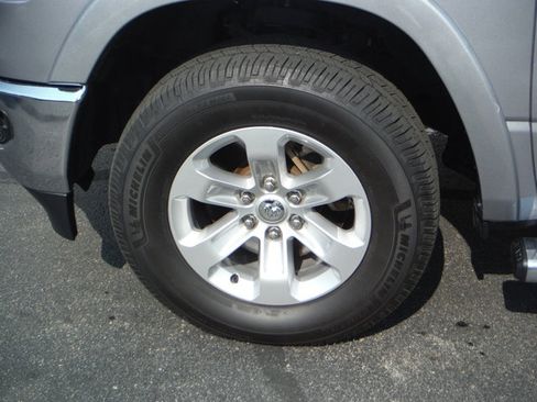 Used 2022 RAM 1500 Laramie AWD/4WD image 7