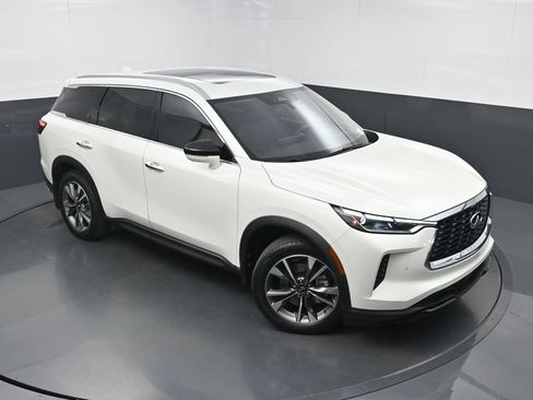 Used 2023 INFINITI QX60 Luxe w/ Vision Package FWD image 37