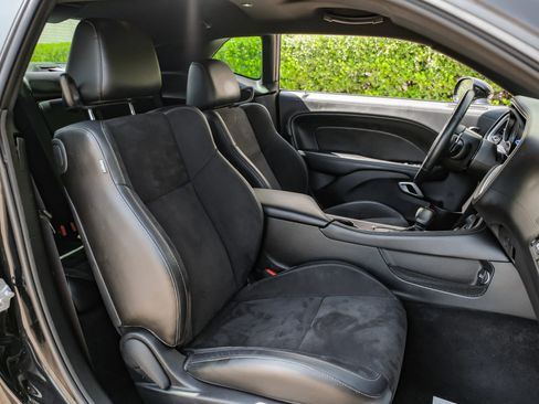 Used 2021 Dodge Challenger R/T w/ Plus Package image 38