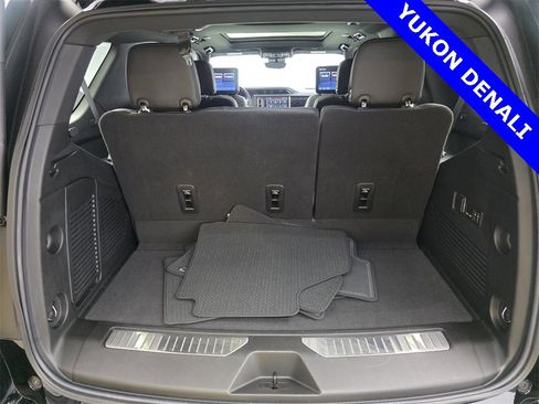 Used 2023 GMC Yukon Denali w/ Advanced Technology Package image 19