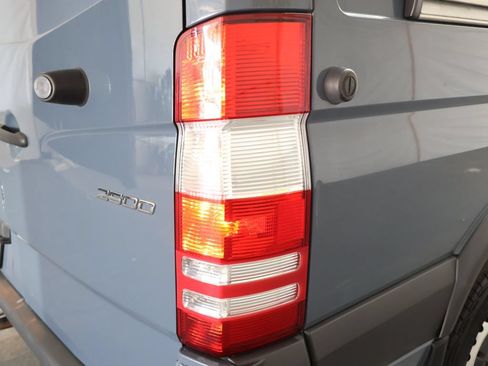 Used 2018 Mercedes-Benz Sprinter 2500 image 25