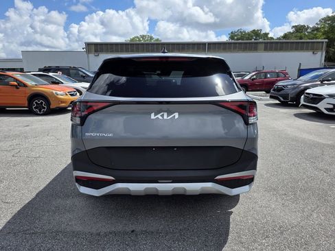 Used 2025 Kia Sportage EX FWD image 4