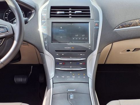 Used 2016 Lincoln MKZ w/ Equipment Group 300A Reserve FWD image 9
