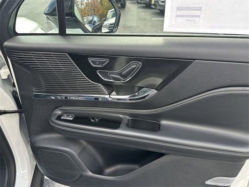 Certified 2022 Lincoln Corsair Standard w/ Equipment Group 101A image 35