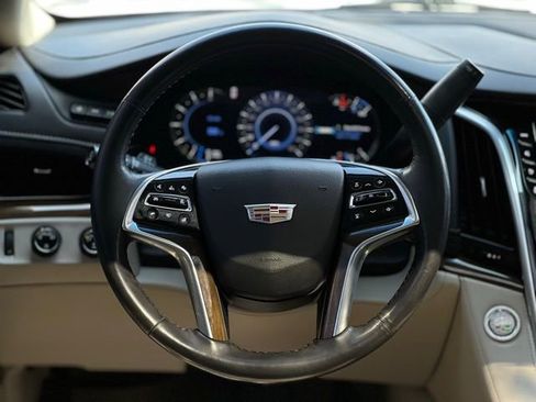 Used 2020 Cadillac Escalade ESV Luxury image 37