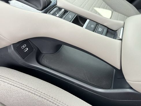 Used 2025 Honda HR-V LX image 26