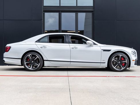 Used 2021 Bentley Flying Spur W12 AWD/4WD image 10
