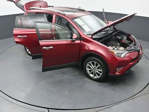 Used 2018 Toyota RAV4 Limited image 55