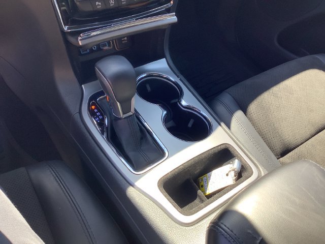 Used 2020 Jeep Grand Cherokee Altitude AWD/4WD image 18