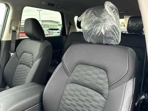 New 2025 Nissan Pathfinder SV image 26