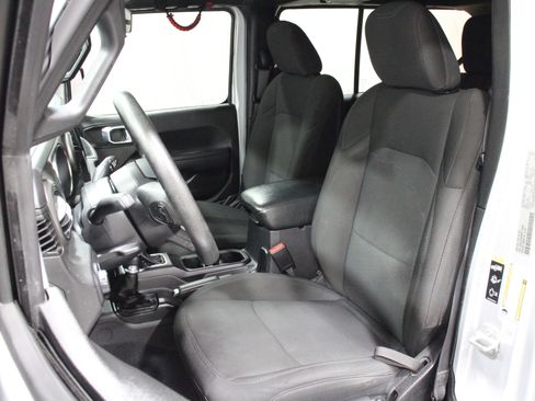 Used 2022 Jeep Wrangler Unlimited Sport AWD/4WD image 4