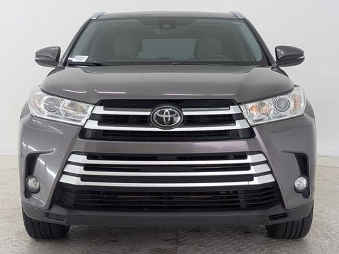 Used 2019 Toyota Highlander XLE image 6