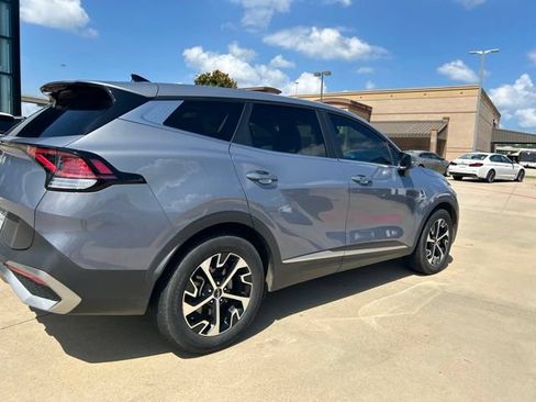 Used 2023 Kia Sportage EX FWD image 14
