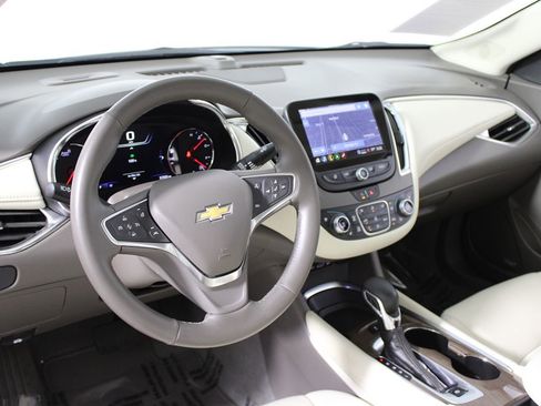 Used 2024 Chevrolet Malibu LT image 35