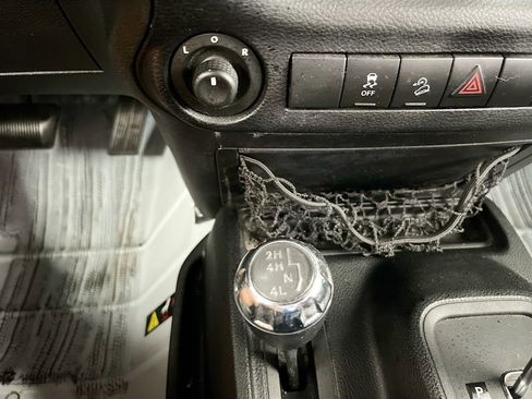 Used 2014 Jeep Wrangler Sport w/ Quick Order Package 24S AWD/4WD image 17