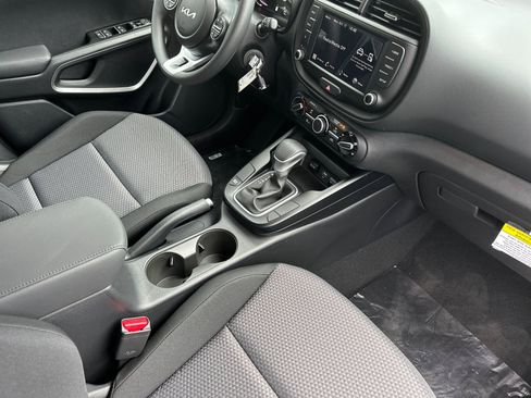 New 2025 Kia Soul LX image 16