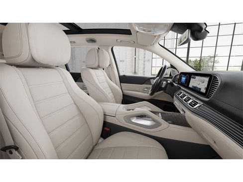 New 2026 Mercedes-Benz GLS 580 4MATIC image 4