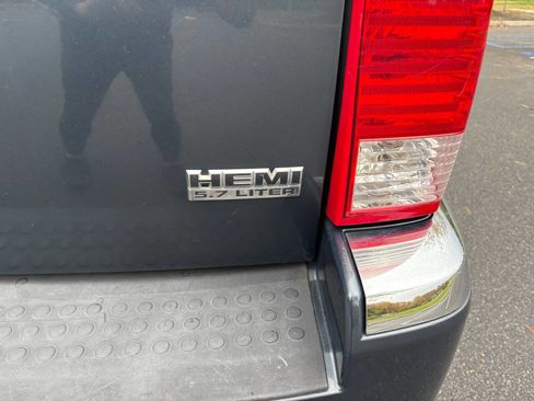 Used 2008 Chrysler Aspen Limited image 13