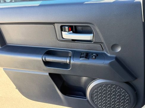 Used 2010 Toyota FJ Cruiser 4WD image 27