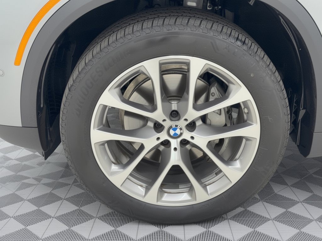 Used 2026 BMW X5 sDrive40i RWD image 13