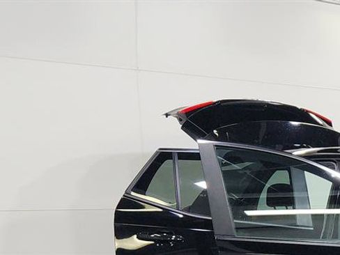 Used 2023 GMC Terrain SLE image 29