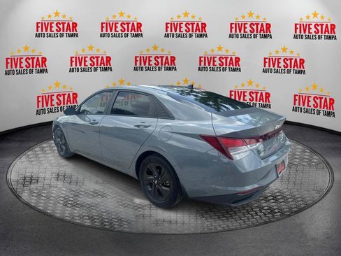 Used 2022 Hyundai Elantra SEL FWD image 5