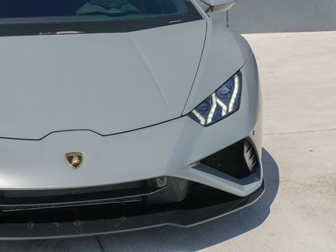 Used 2022 Lamborghini Huracan EVO RWD image 24