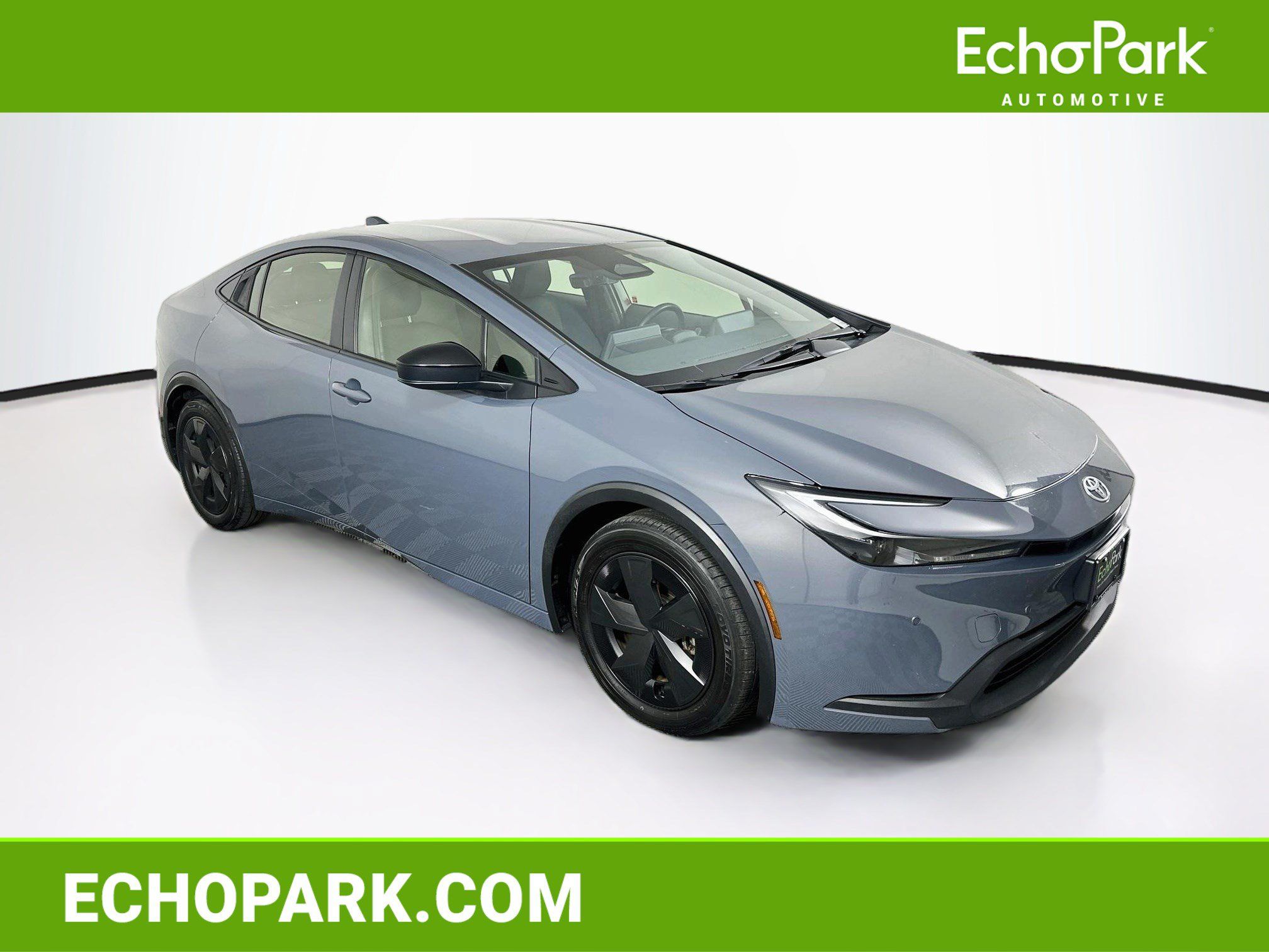 Used 2025 Toyota Prius LE FWD image 1