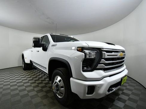 New 2026 Chevrolet Silverado 3500 High Country w/ Technology Package image 8
