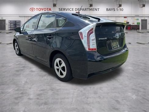 Used 2015 Toyota Prius Four FWD image 4