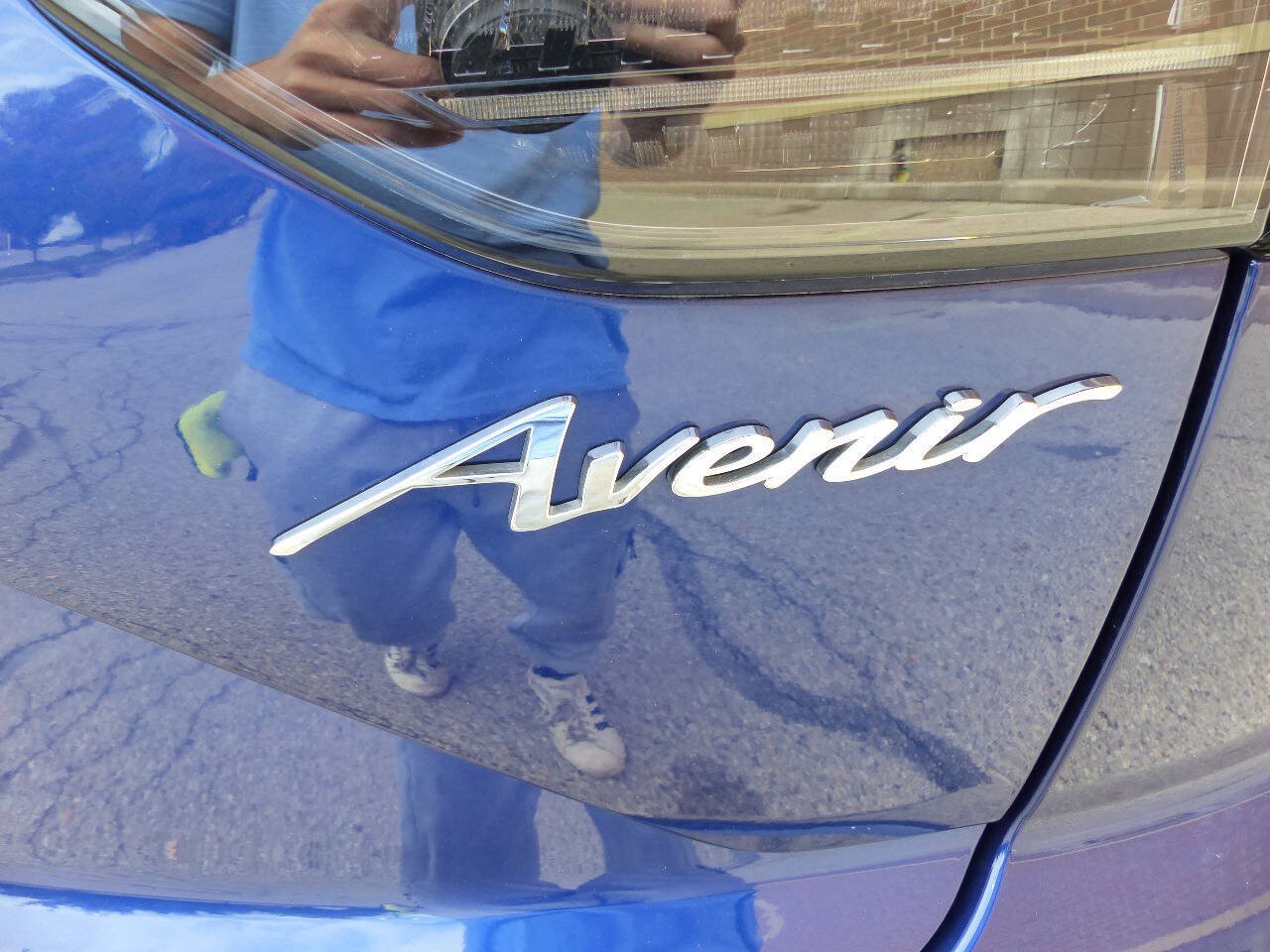 Used 2025 Buick Envision Avenir AWD/4WD image 9