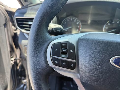 Used 2023 Ford Explorer XLT w/ Equipment Group 202A AWD/4WD image 7