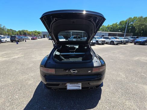 Used 2025 Nissan Z Performance w/ Floor Mat Package RWD image 13
