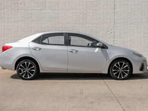 Used 2017 Toyota Corolla SE FWD image 4
