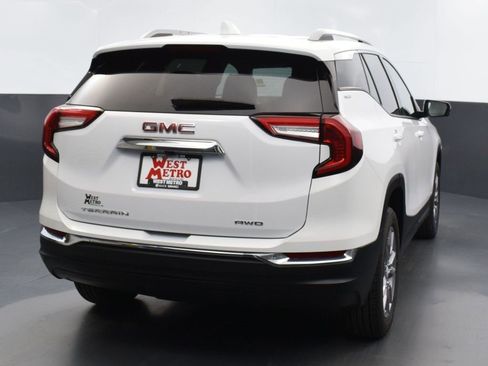 Used 2023 GMC Terrain SLT image 24