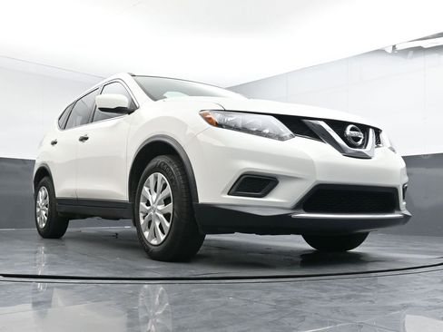 Used 2016 Nissan Rogue S image 18