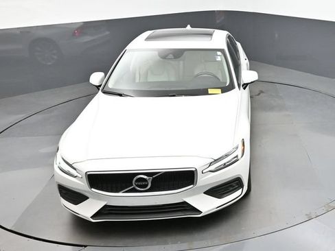 Used 2021 Volvo S60 T5 Momentum w/ Premium Package FWD image 19