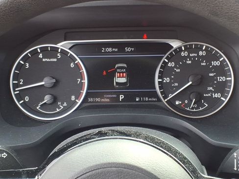 Used 2023 Nissan Rogue SV image 16