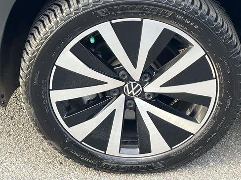 Used 2022 Volkswagen Taos SE w/ IQ.Drive SE Package image 10