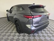 Used 2023 Toyota Highlander LE FWD image 6