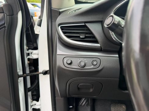 Used 2019 Buick Encore Essence AWD/4WD image 19