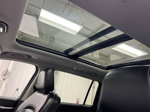 Used 2022 Jeep Grand Cherokee L Limited w/ Trailer Tow Group (B) image 19