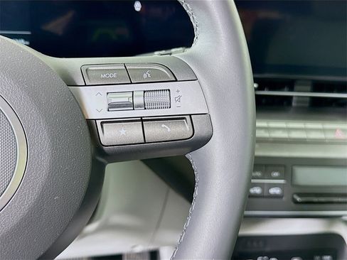 Certified 2025 Hyundai Kona SEL image 21