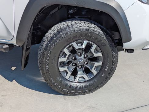Certified 2023 Toyota Tacoma TRD Off-Road image 10