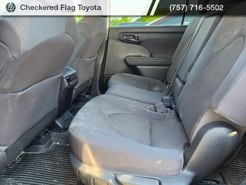 Used 2021 Toyota Highlander LE AWD/4WD image 20
